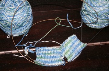 yukon leaves sock cuffs in lorna's laces shepherd socks icehouse color